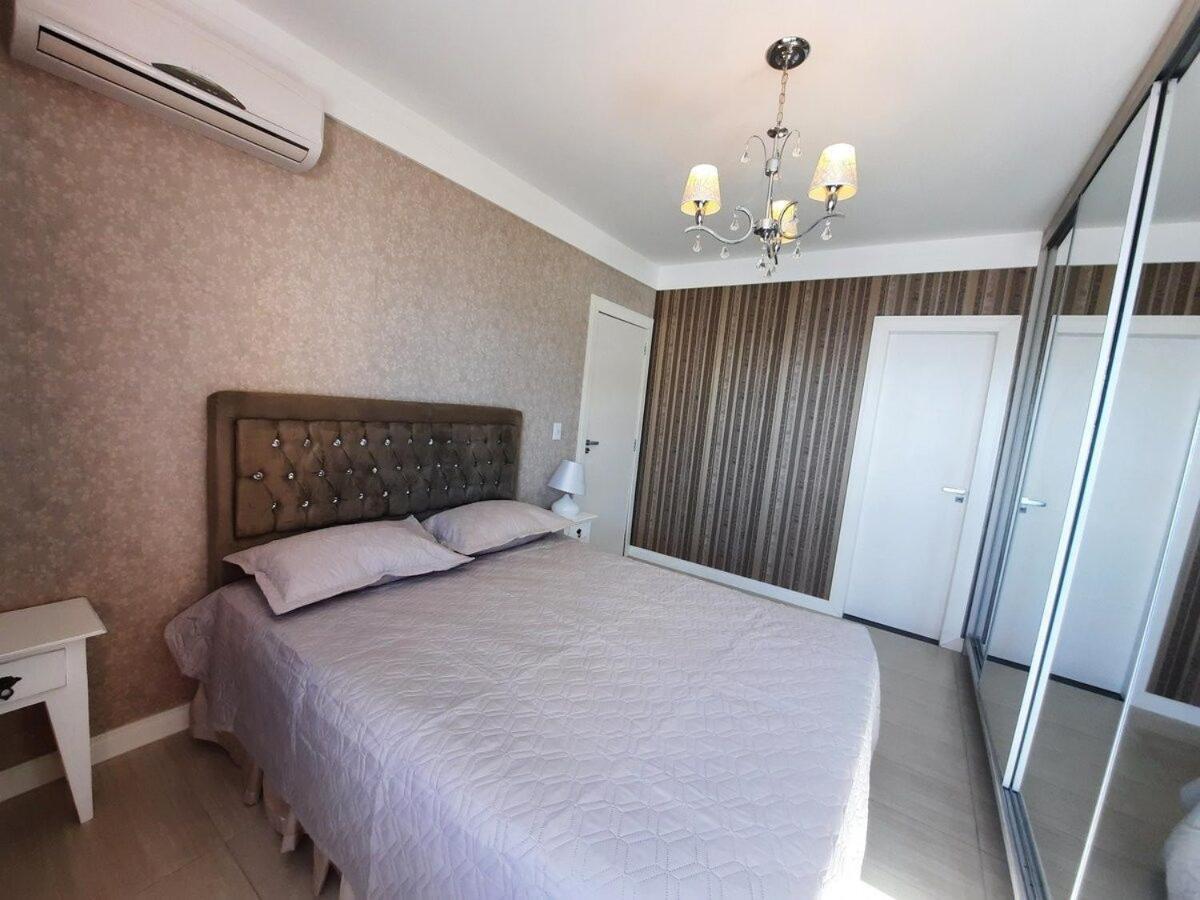3 Suites Linda Vista Da Orla De Bc A 50M Da Praia - Somente Familiares Balneario Camboriu Exterior photo