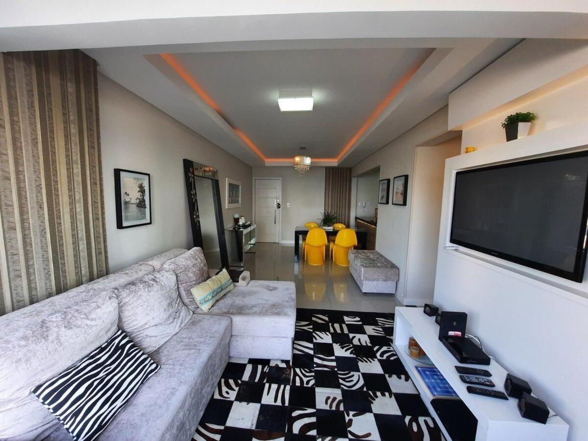 3 Suites Linda Vista Da Orla De Bc A 50M Da Praia - Somente Familiares Balneario Camboriu Exterior photo